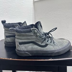 Van’s Sk8-Hi Grey/Black distressed (M 7 - W 8.5)